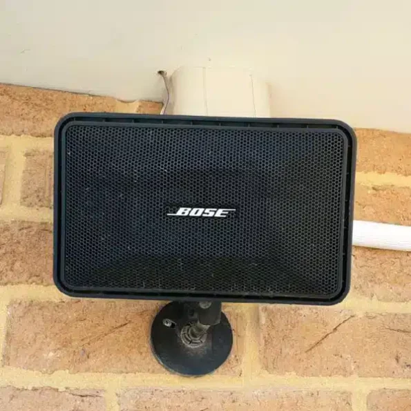 bose model 101 wall mount pair speakers