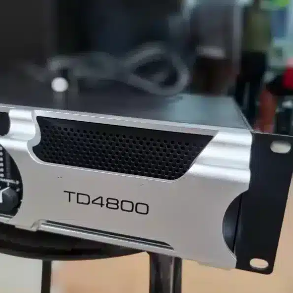 TD 4800 powered amp