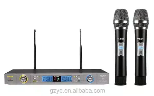 Professional CE7 Wireless Microphone