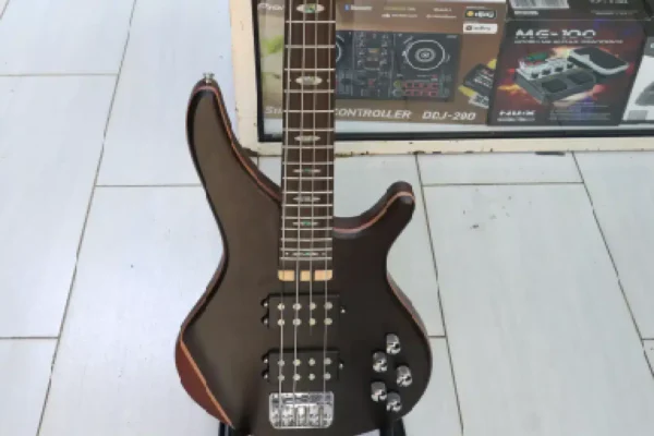 Ibanez Active 4 Strings Bass Guitar