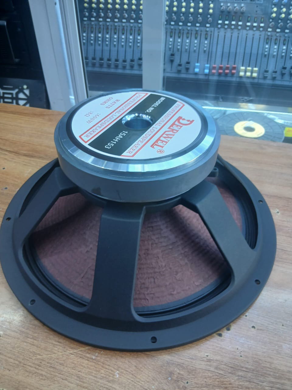 Derwel 15AH153 Professional Loudspeaker: A Reliable 15-Inch Driver for PA Speaker Upgrades 8 Derwel Speaker Driver