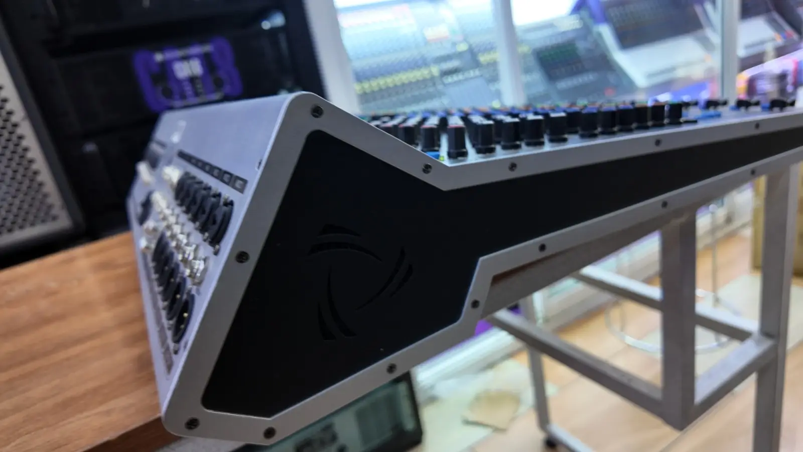 Thunder Sound MX14S Professional Mixer – 14 Channel Audio Mixer for Churches, DJs, Bands and Studios 7 Thunder Sound MX14S church mixer