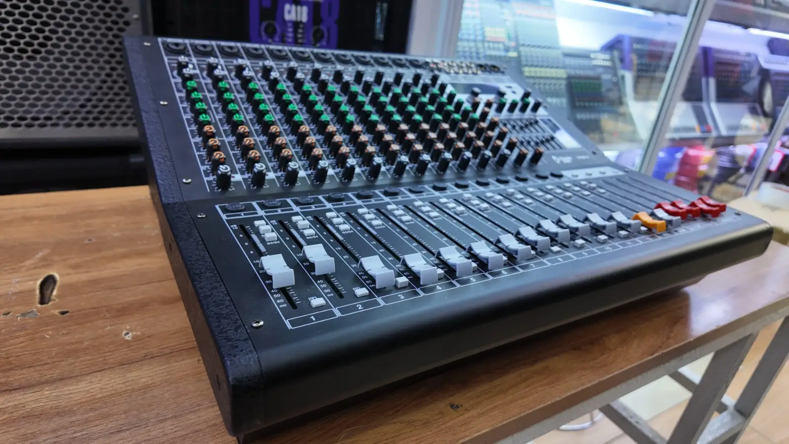 Thunder Sound TPW 12 Professional Powered Audio Mixer – 12 Channel Powered Mixer with DSP Effects for Churches, DJs, Bands and PA Systems 15 Thunder Sound TPW 12 audio mixer