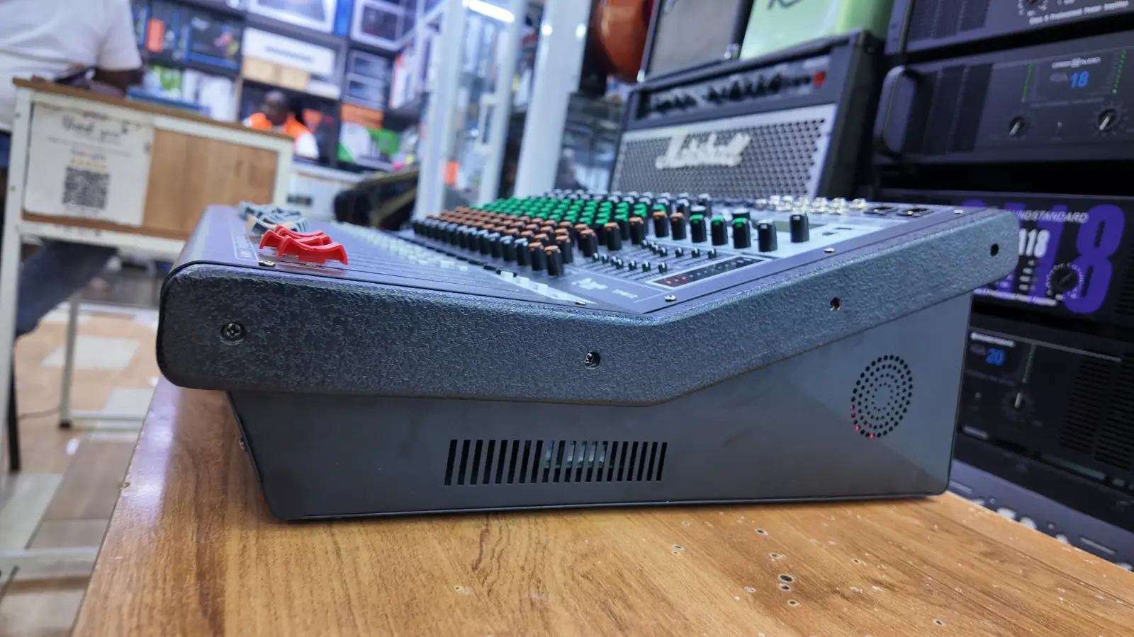 Thunder Sound TPW 12 Professional Powered Audio Mixer – 12 Channel Powered Mixer with DSP Effects for Churches, DJs, Bands and PA Systems 11 Thunder Sound TPW 12 powered mixer