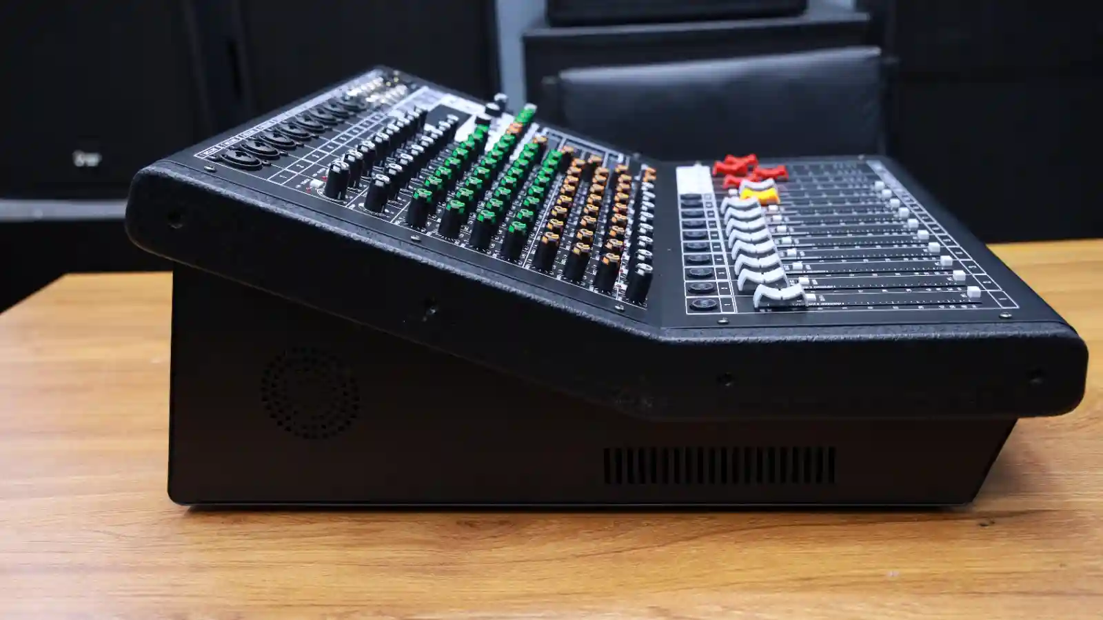 Thunder Sound TPW 8 Audio Mixer – Reliable Mixer for Worship Teams, DJs, Studios and PA Systems 10 Thunder Sound TPW 8 live sound mixer