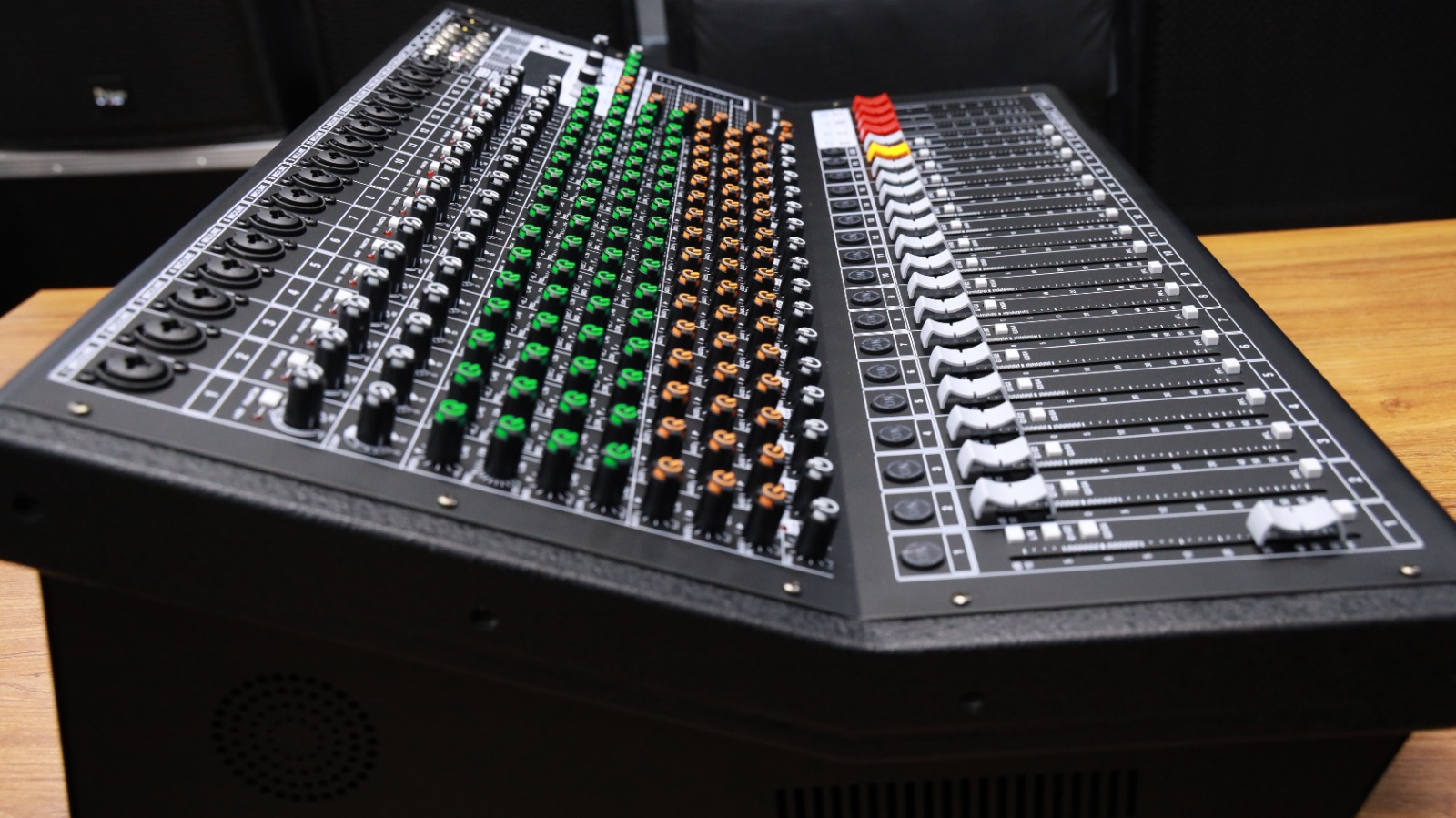 How the Thunder Sound TPW 16 Improves Professional Live Sound Management 10 Thunder Sound TPW 16 Professional Powered Audio Mixer