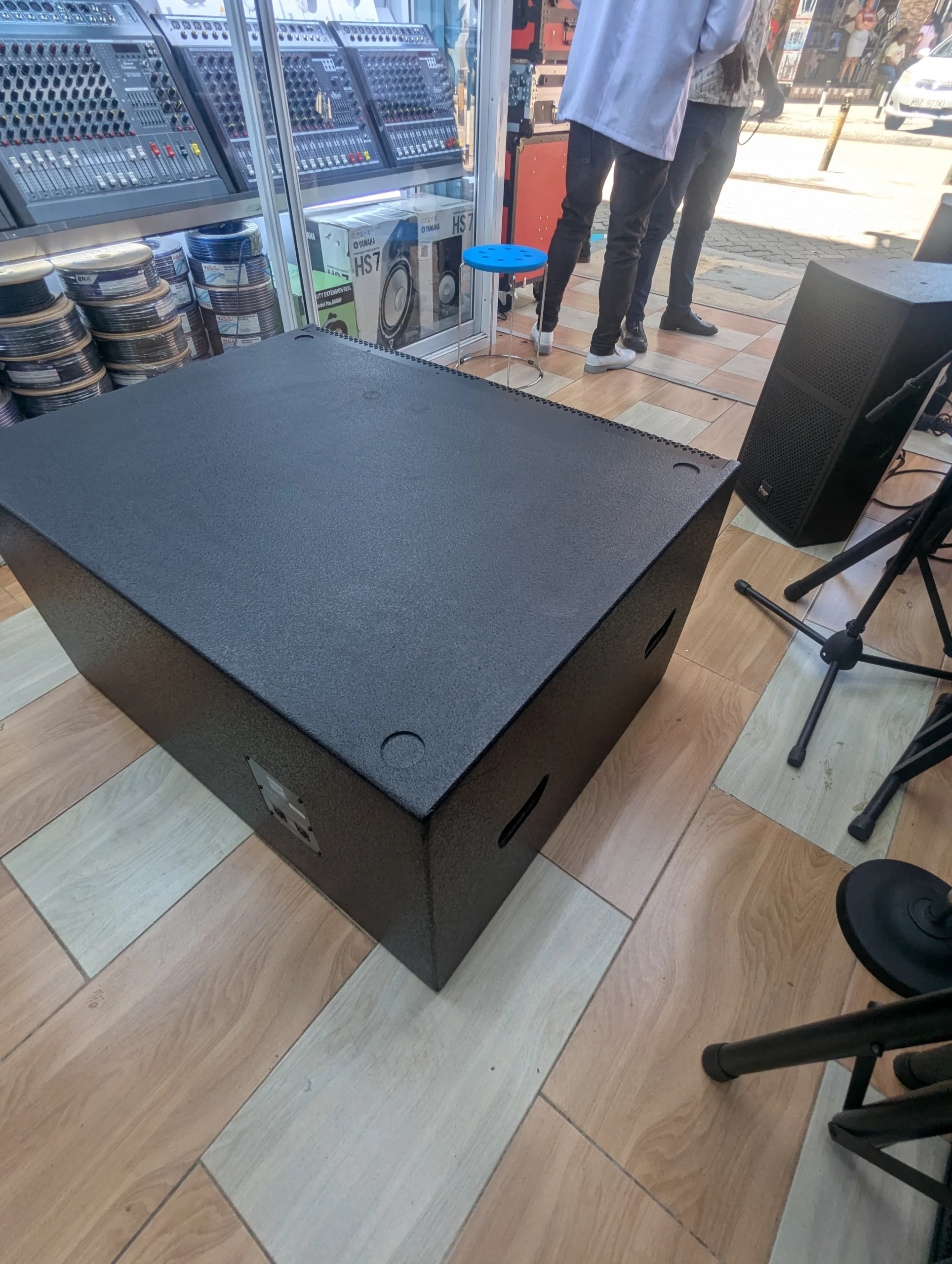 Thunder Sound TS 218 Bass Speaker for Professional Events and Large Venues 13 Thunder Sound TS 218 professional subwoofer