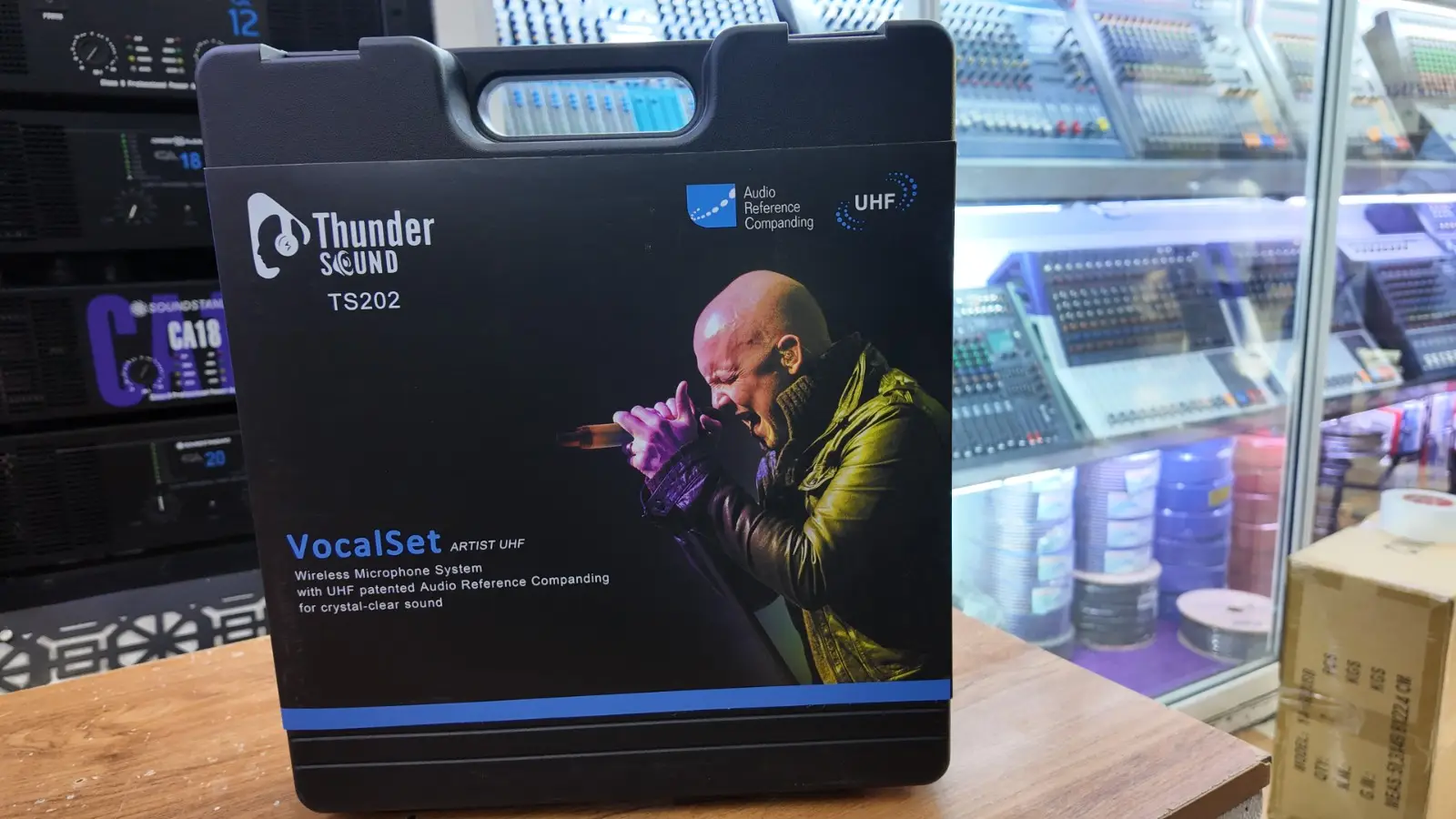 Thunder Sound TS202 Vocalset Artist UHF – Professional Wireless Microphone for Churches, Singers and Presenters 7 Thunder Sound TS202 wireless microphone